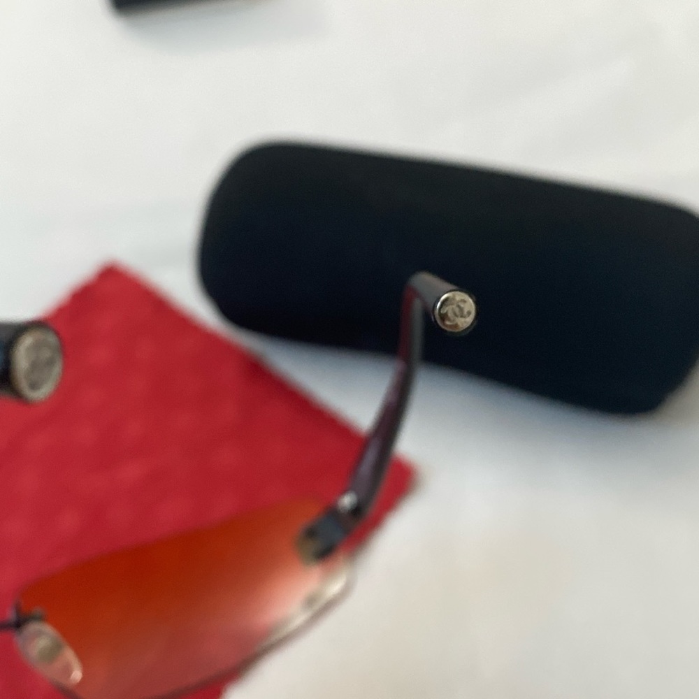 Chanel Y2K Sunglasses - Picture 5 of 8